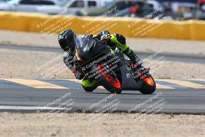 media/Apr-10-2022-SoCal Trackdays (Sun) [[f104b12566]]/Turn 2 (1135am)/